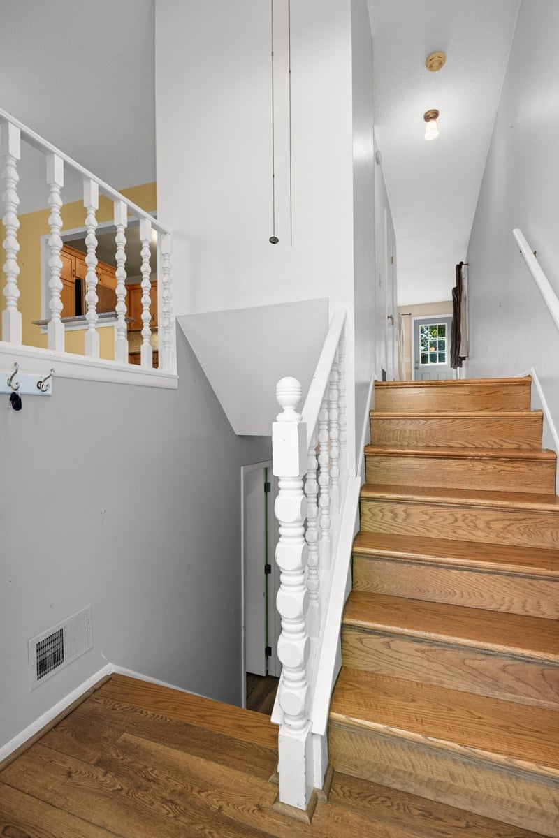 1129 Fifield St, Saint Paul, MN 55108