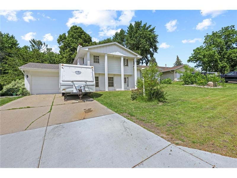7908 37th Ave N, New Hope, MN 55427
