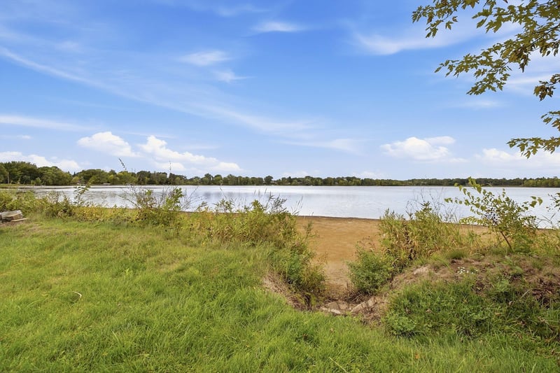 31468 London Dr NE, Cambridge, MN 55008