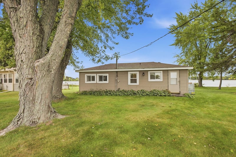 31468 London Dr NE, Cambridge, MN 55008