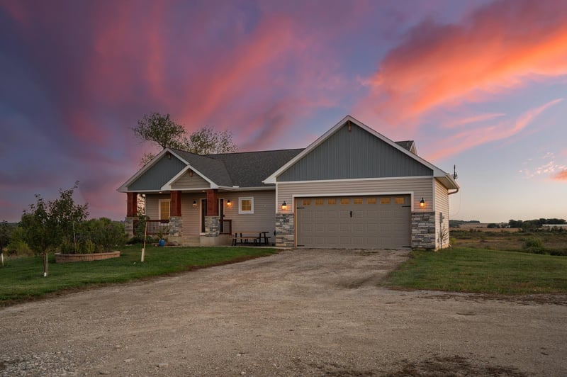 1060 230th St W, Farmington, MN 55024