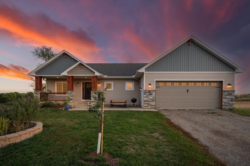 1060 230th St W, Farmington, MN 55024