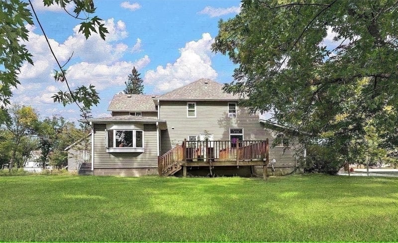 404 W Main St, Morristown, MN 55052