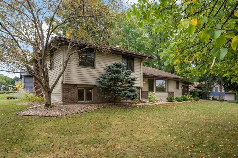 13014 Girard Ave S, Burnsville, MN 55337