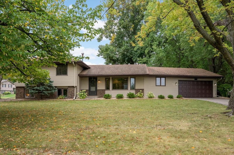 13014 Girard Ave S, Burnsville, MN 55337