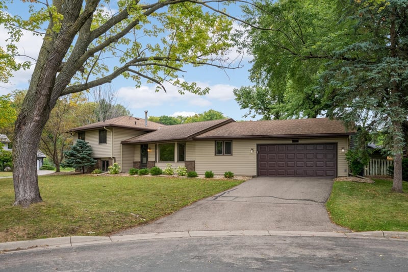 13014 Girard Ave S, Burnsville, MN 55337
