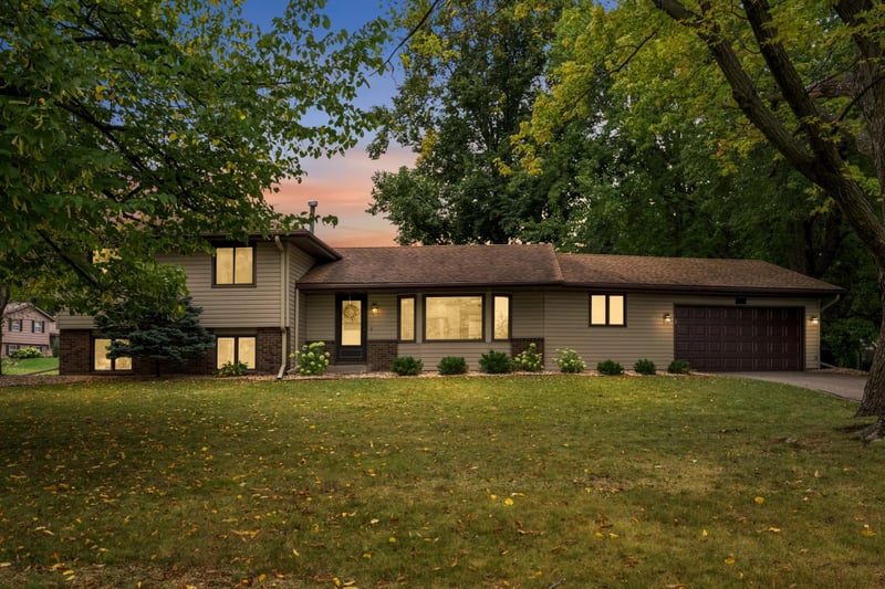 13014 Girard Ave S, Burnsville, MN 55337