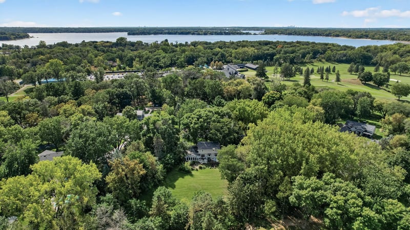 12 Tamarisk Rd, Dellwood, MN 55110