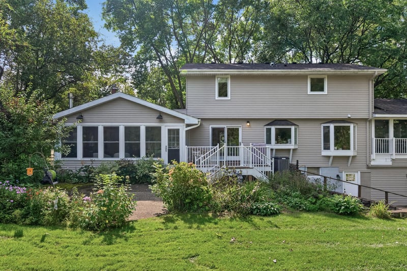 12 Tamarisk Rd, Dellwood, MN 55110