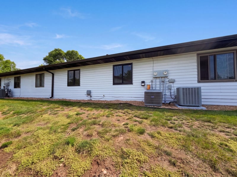 13397 Hughes Ct, Apple Valley, MN 55124