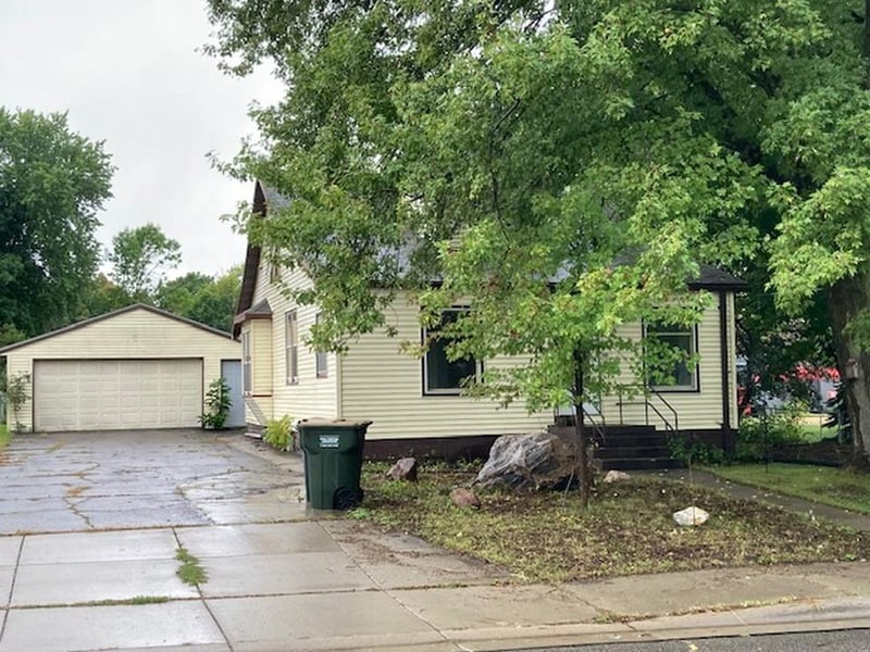 610 Lake Ave, Albany, MN 56307