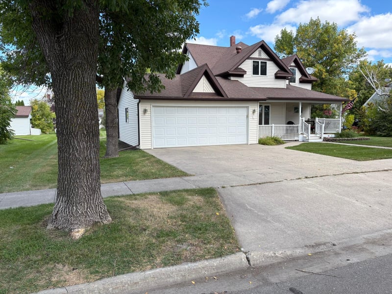 116 3rd St E, Halstad, MN 56548