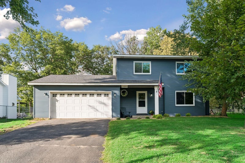 2841 Riviera Dr N, White Bear Lake, MN 55110