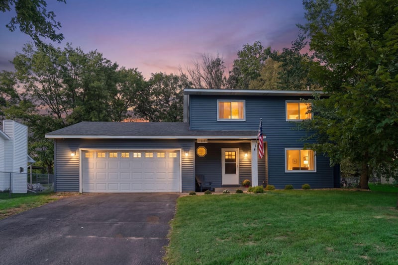 2841 Riviera Dr N, White Bear Lake, MN 55110