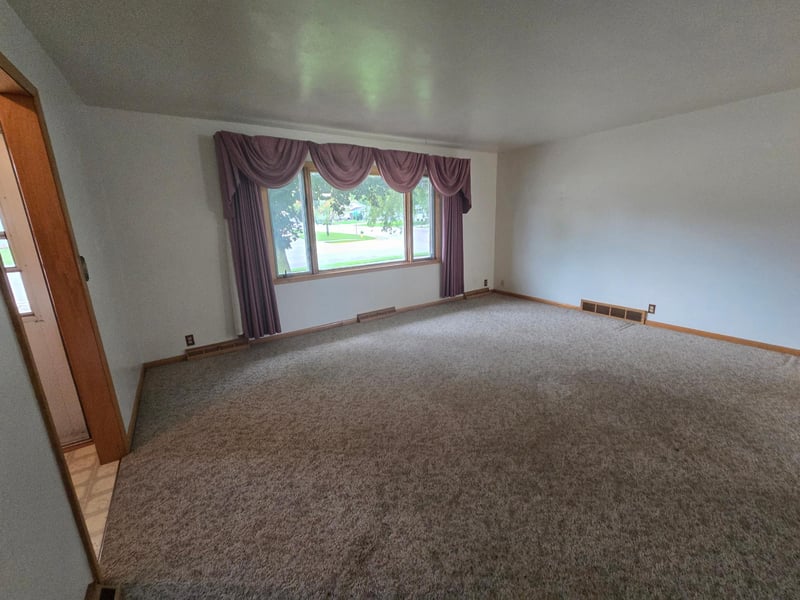 1112 6th Ave SW, Pipestone, MN 56164
