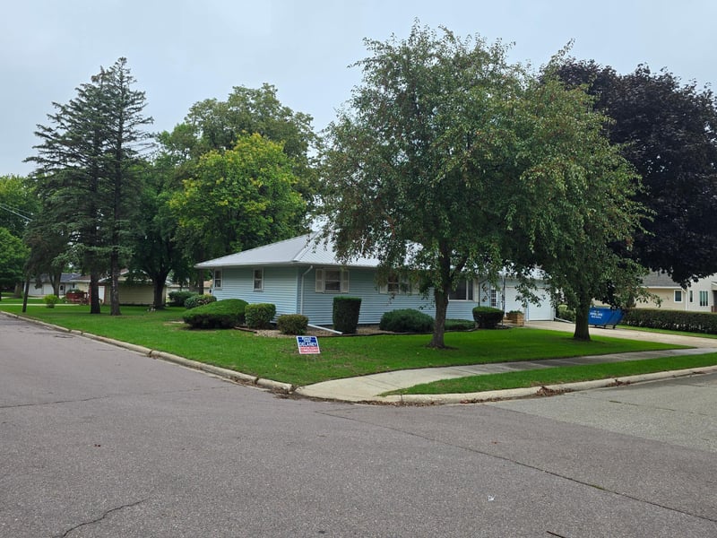 1112 6th Ave SW, Pipestone, MN 56164