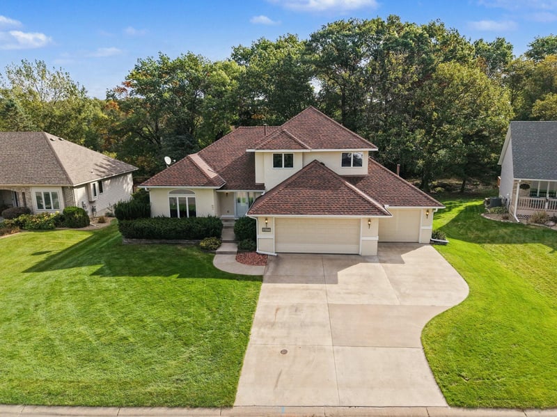 2177 Hynes Ave N, Oakdale, MN 55128