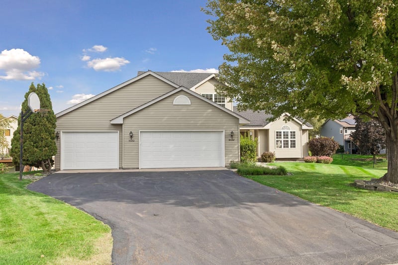 9332 Parkside Echo, Woodbury, MN 55125