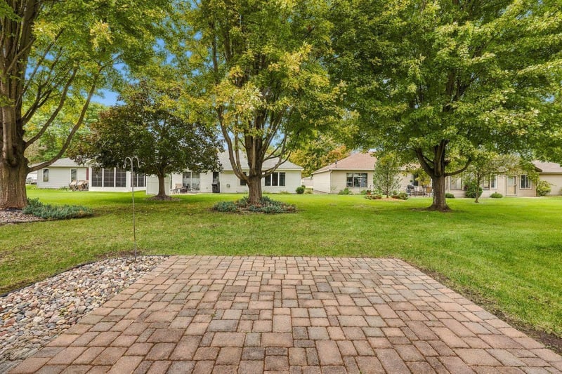919 Willow Grove Cir, Waite Park, MN 56387
