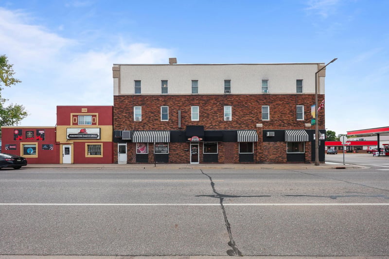 105 1st St W, Milaca, MN 56353
