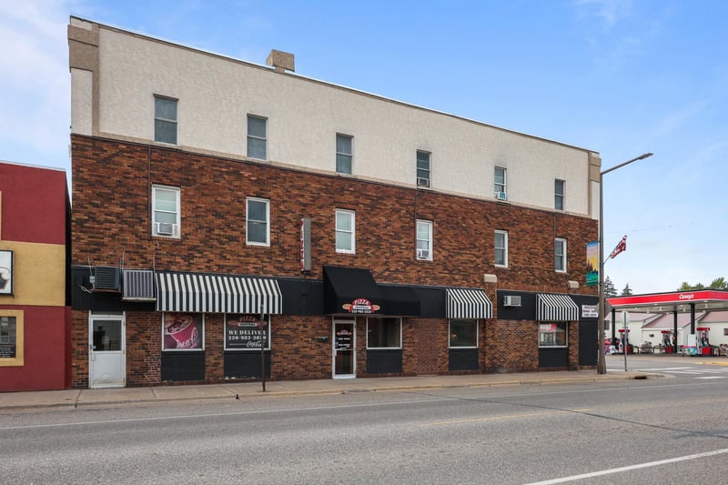 105 1st St W, Milaca, MN 56353