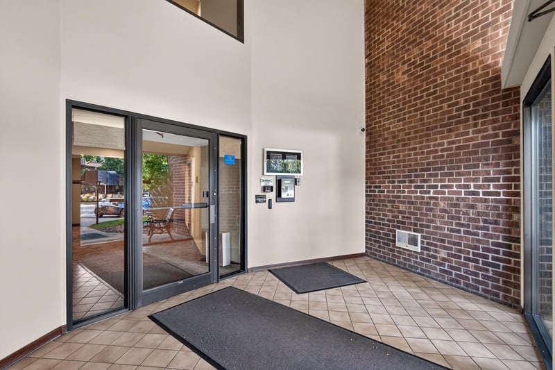 7301 W 101st St #309, Bloomington, MN 55438