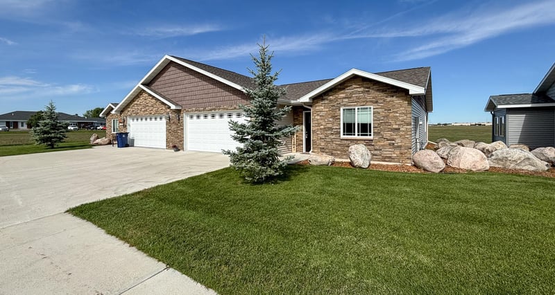 1615 30th St NW #17, Bemidji, MN 56601