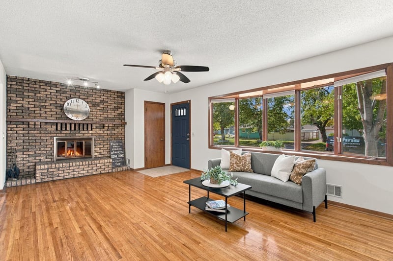 6006 Washburn Ave N, Brooklyn Center, MN 55430