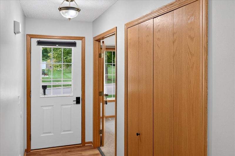 8002 Marsh Run Ct, Rockford, MN 55373