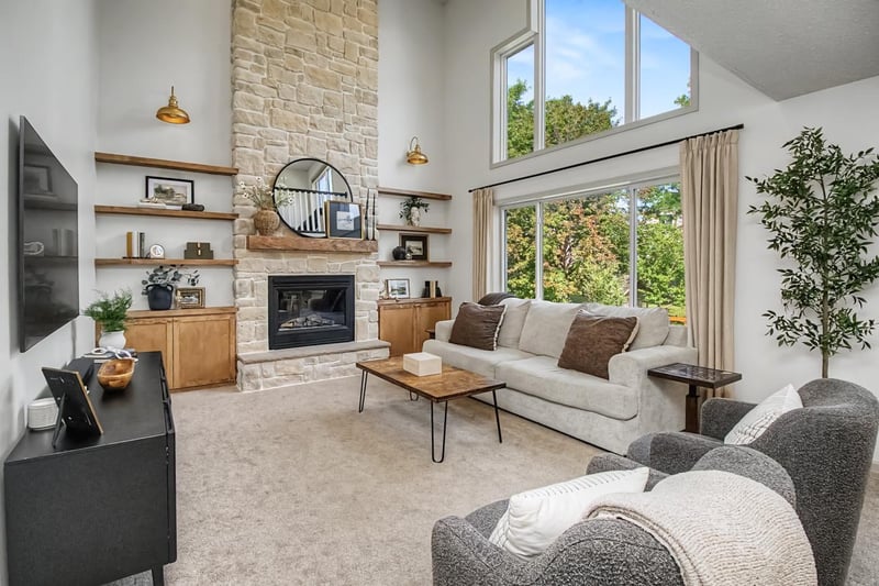 16808 Interlachen Blvd, Lakeville, MN 55044
