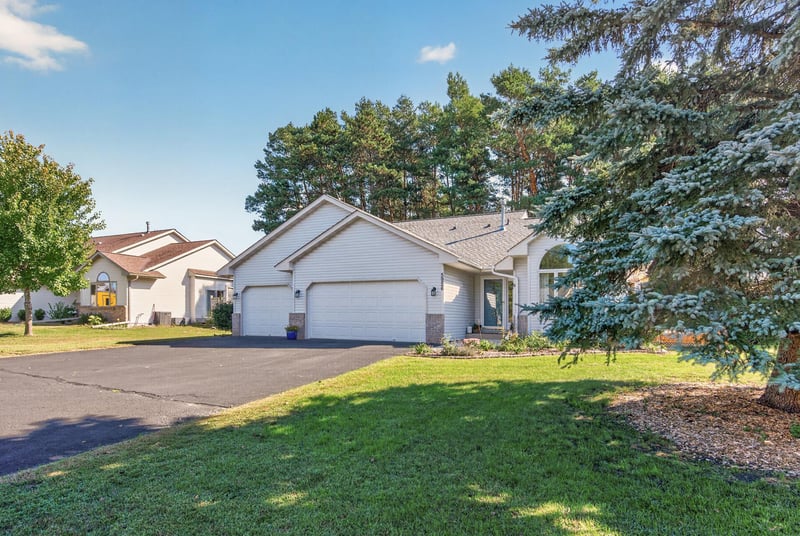 5956 Norway Pine Ct, White Bear Lake, MN 55110
