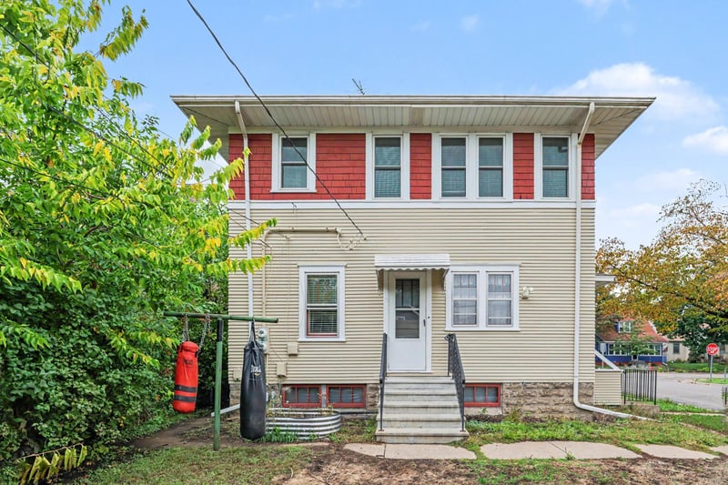 595 Syndicate St N, Saint Paul, MN 55104