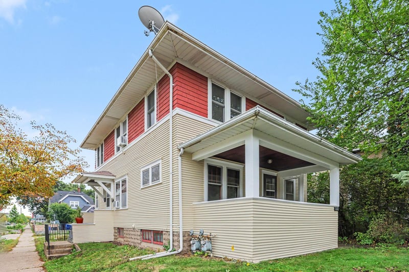 595 Syndicate St N, Saint Paul, MN 55104