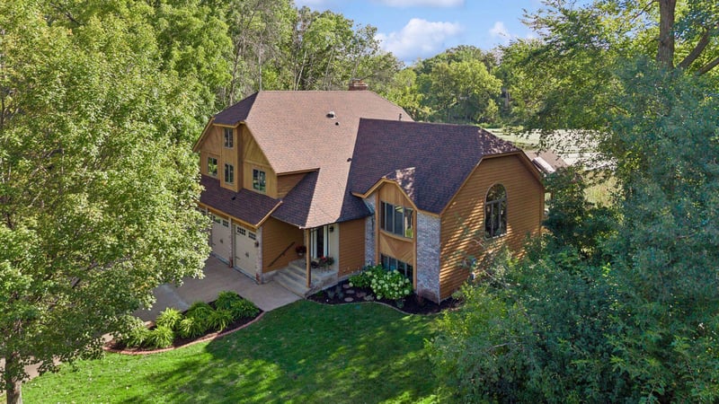 854 Palm Ct, Maplewood, MN 55109