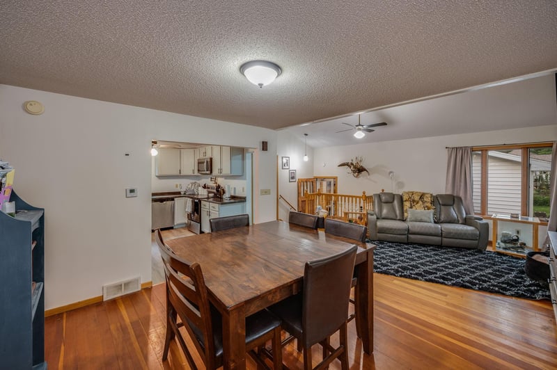 225 W Hill St, Granada, MN 56039