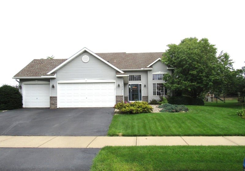 7059 Sussex Ln, Shakopee, MN 55379