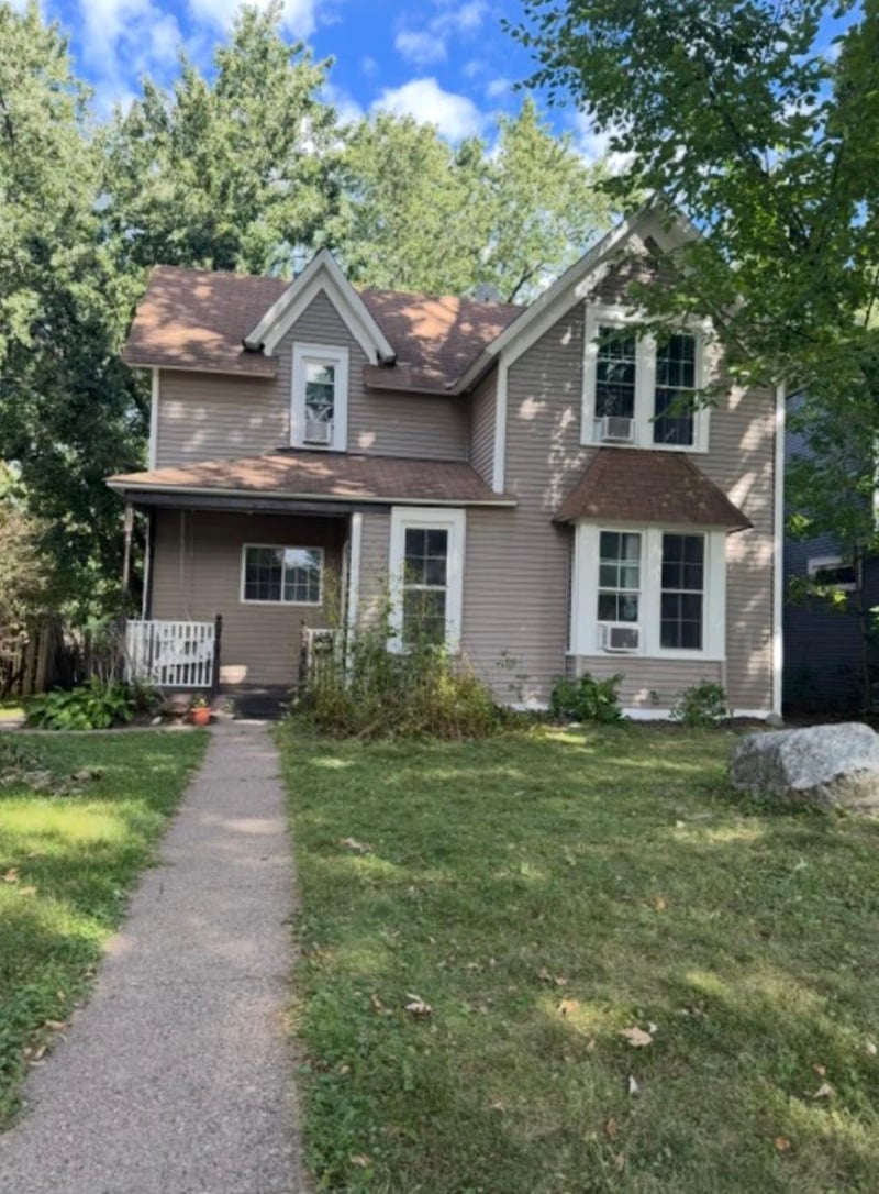 2697 8th Ave E, North Saint Paul, MN 55109