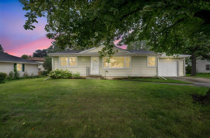 1023 Day St, Fairmont, MN 56031