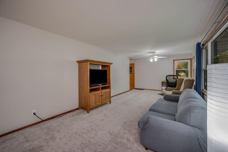1023 Day St, Fairmont, MN 56031
