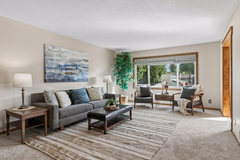 6364 Crosby Ave, Inver Grove Heights, MN 55076