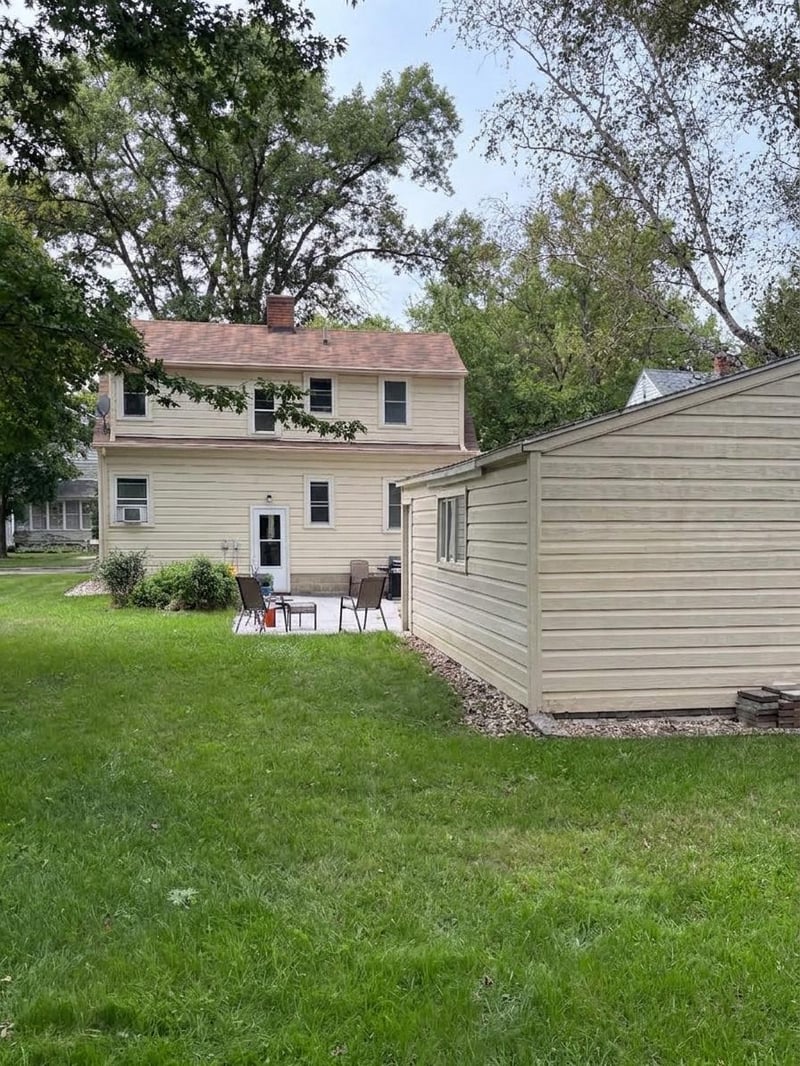 725 3rd St SE, Willmar, MN 56201