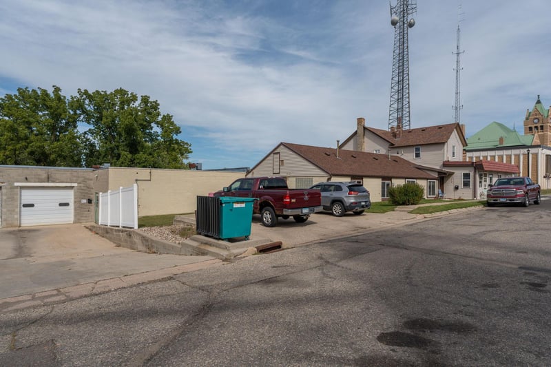 03-307-309 2nd St NW, Waseca, MN 56093