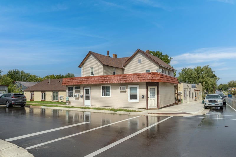 03-307-309 2nd St NW, Waseca, MN 56093