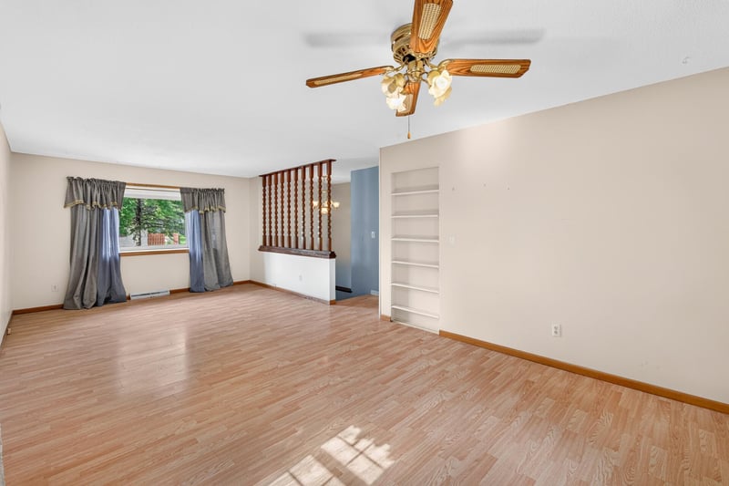 802 Charlotte Dr, Anoka, MN 55303