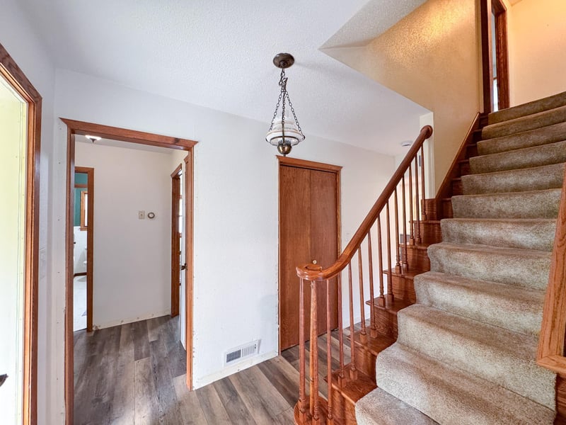 615 S Woodland Dr, Fergus Falls, MN 56537