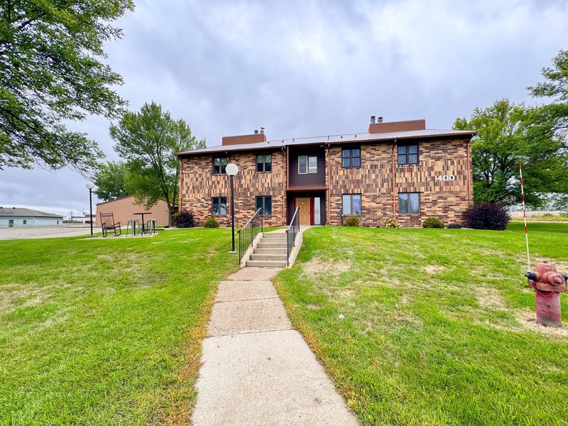 400 Kennedy Park Cir #102, Fergus Falls, MN 56537