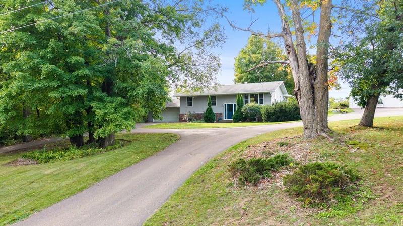 48900 Dogwood Ave, Rush City, MN 55069
