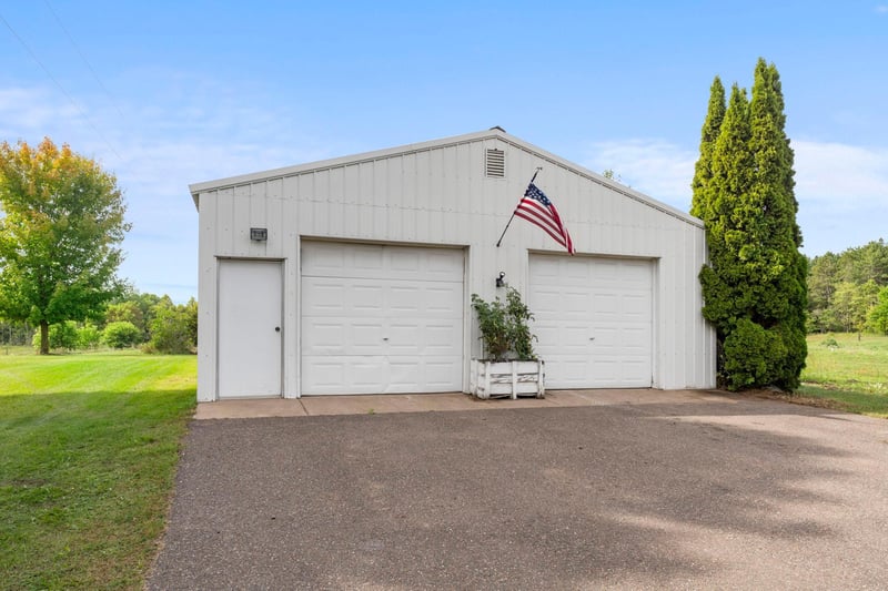 48900 Dogwood Ave, Rush City, MN 55069