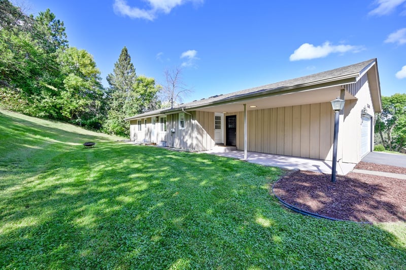 2601 Brookview Dr, Burnsville, MN 55337