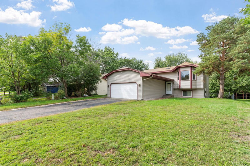1652 84th Ct N, Brooklyn Park, MN 55444